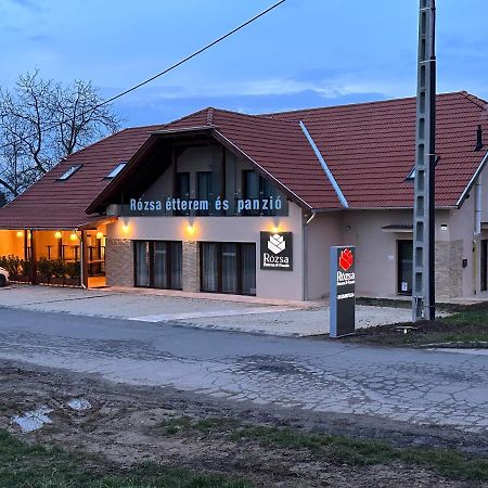 Rozsa Etterem & Panzio Pécs Exterior foto