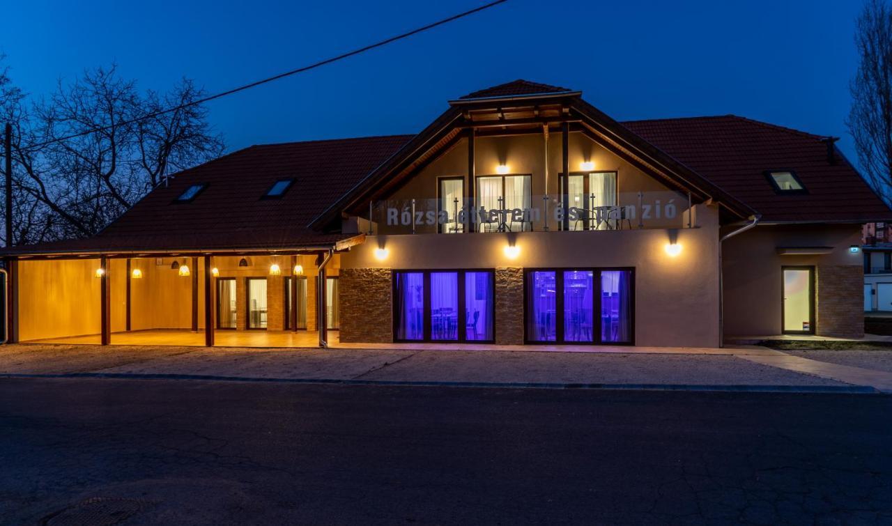 Rozsa Etterem & Panzio Pécs Exterior foto