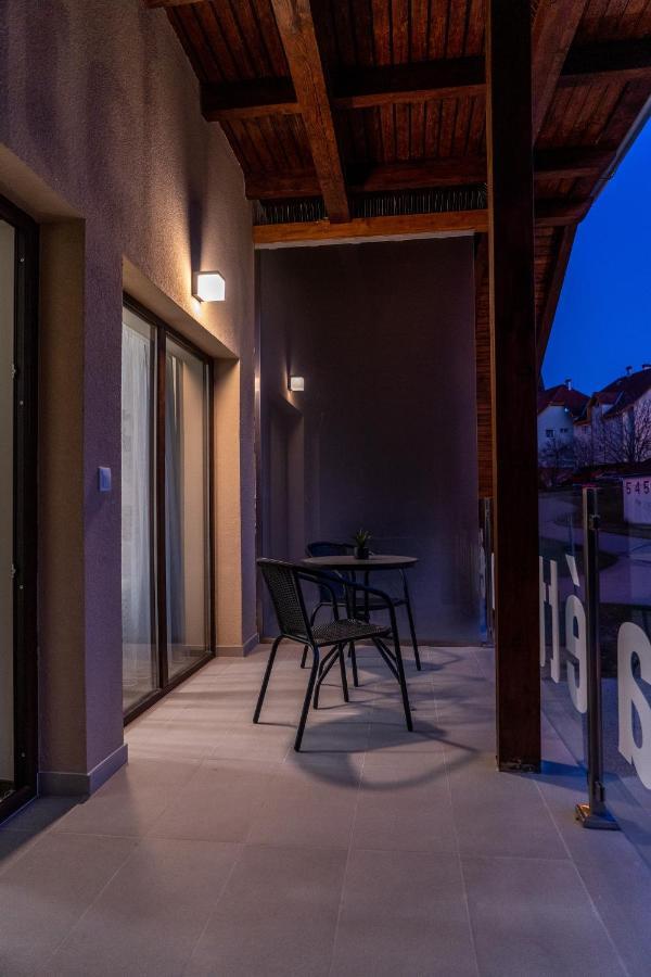 Rozsa Etterem & Panzio Pécs Exterior foto