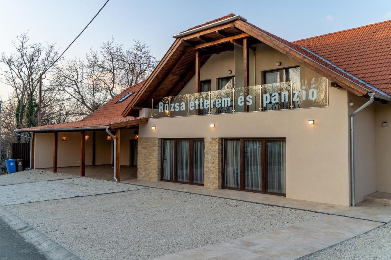 Rozsa Etterem & Panzio Pécs Exterior foto